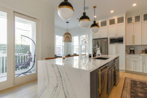 Doin' Grayt-LUXE beach cottage-Easy beach access, pool, bikes!